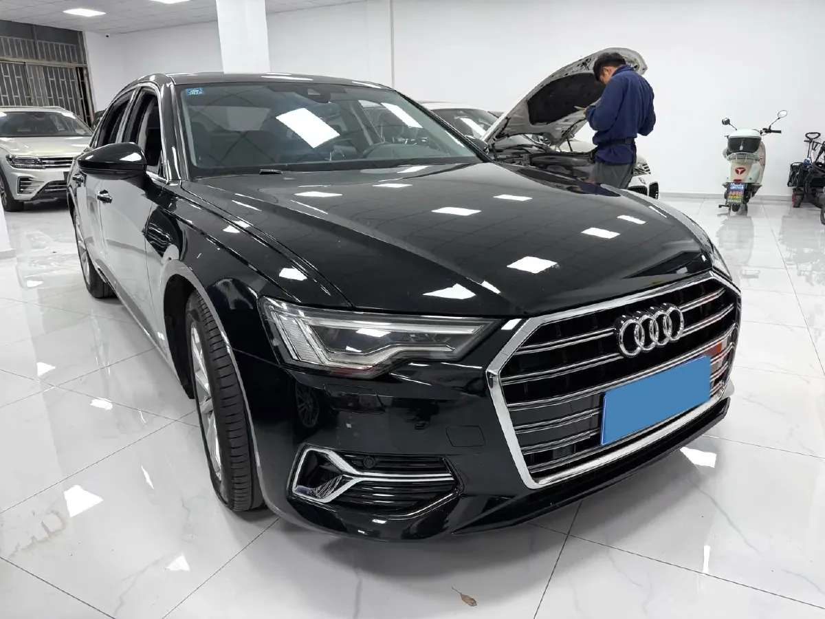 2023 Audi A6L 2.0T 190HP L4 7DCT,autocango,china used car exporter,china ev exporter,chinese used car exporter,chinese used ev exporter