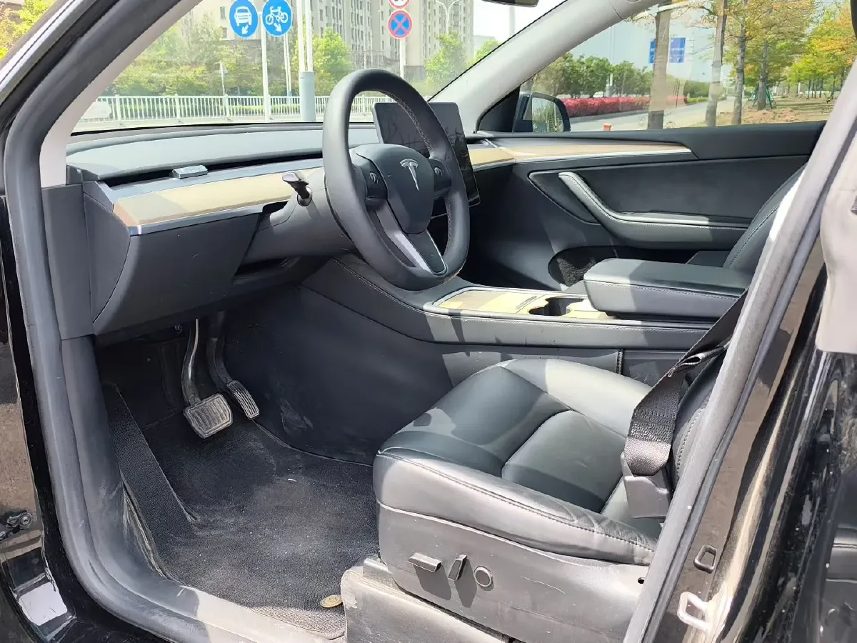 2022 Tesla Model Y BEV 60KWH,autocango,china used car exporter,china ev exporter,chinese used car exporter,chinese used ev exporter