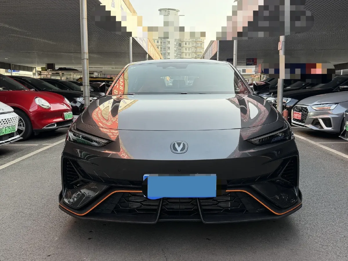 2025 ChangAn UNI-V 2.0T 245HP L4 8AT,autocango,china used car exporter,china ev exporter,chinese used car exporter,chinese used ev exporter