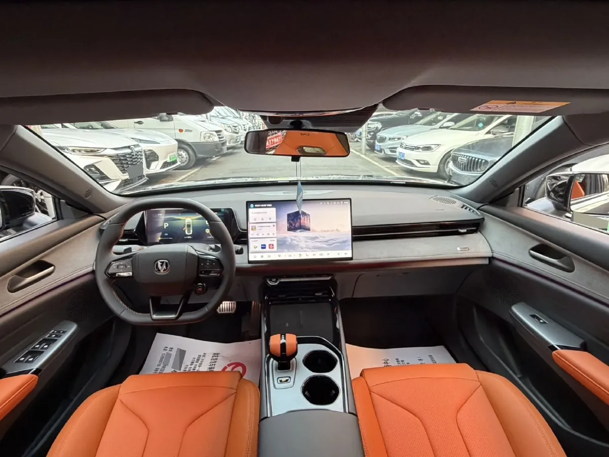 2025 ChangAn UNI-V 2.0T 245HP L4 8AT,autocango,china used car exporter,china ev exporter,chinese used car exporter,chinese used ev exporter