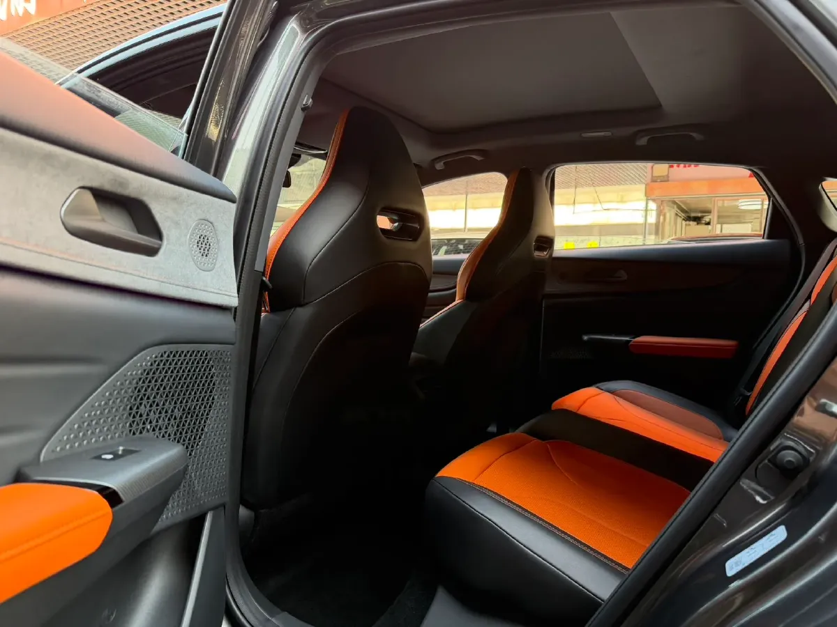 2025 ChangAn UNI-V 2.0T 245HP L4 8AT,autocango,china used car exporter,china ev exporter,chinese used car exporter,chinese used ev exporter