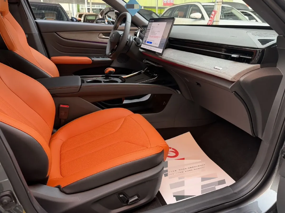 2025 ChangAn UNI-V 2.0T 245HP L4 8AT,autocango,china used car exporter,china ev exporter,chinese used car exporter,chinese used ev exporter