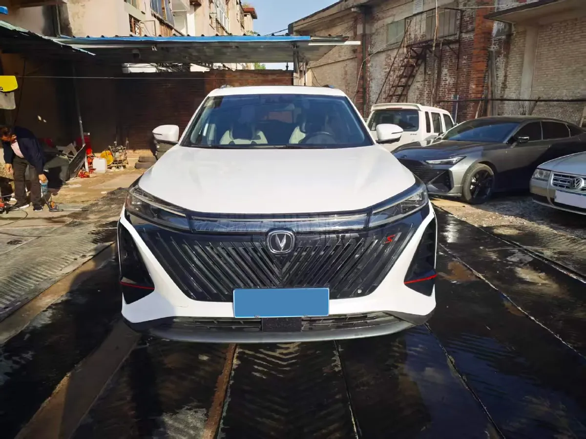 2023 ChangAn CS75 1.5T 188HP L4 6MT,autocango,china used car exporter,china ev exporter,chinese used car exporter,chinese used ev exporter