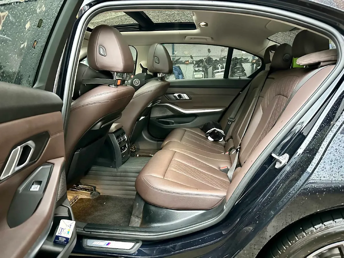 2022 BMW 3 Series 2.0T 156HP L4 8AT,autocango,china used car exporter,china ev exporter,chinese used car exporter,chinese used ev exporter