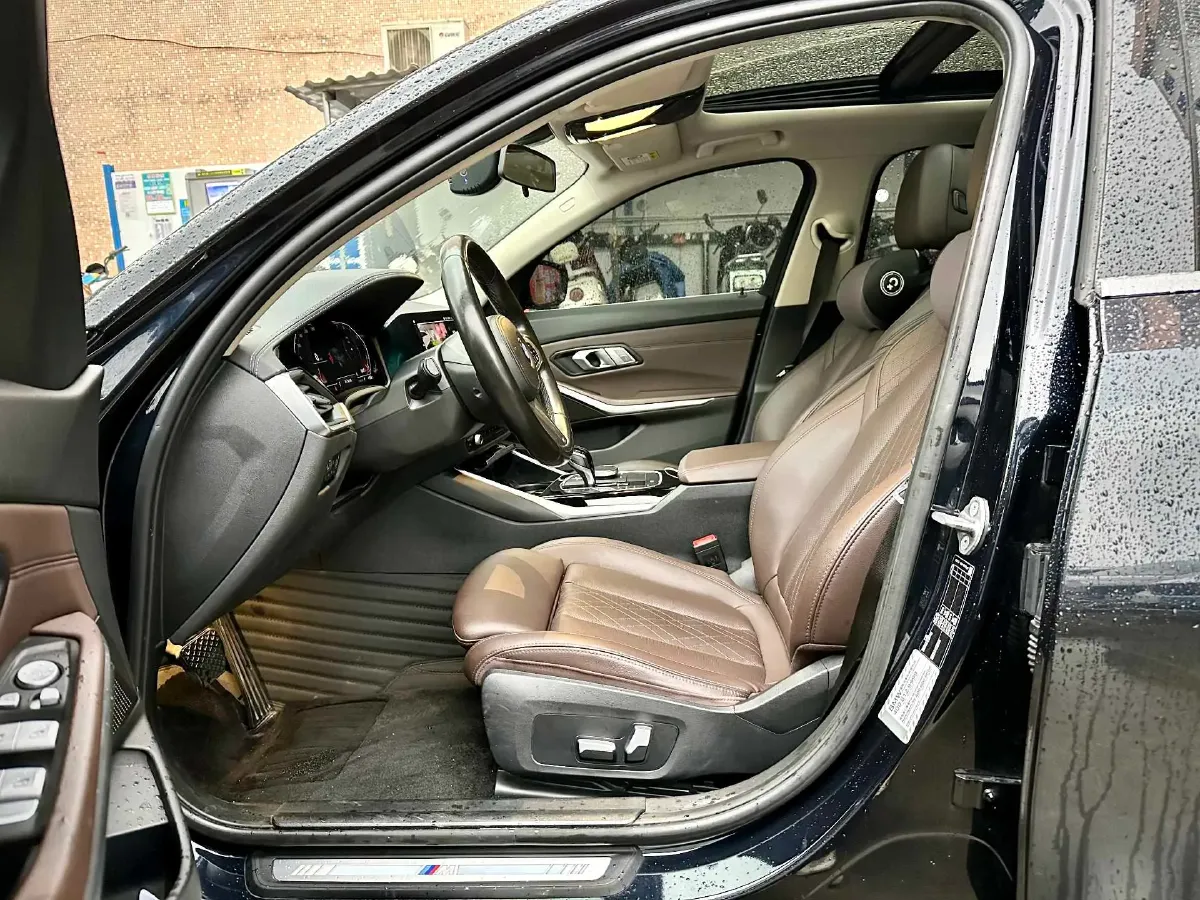 2022 BMW 3 Series 2.0T 156HP L4 8AT,autocango,china used car exporter,china ev exporter,chinese used car exporter,chinese used ev exporter