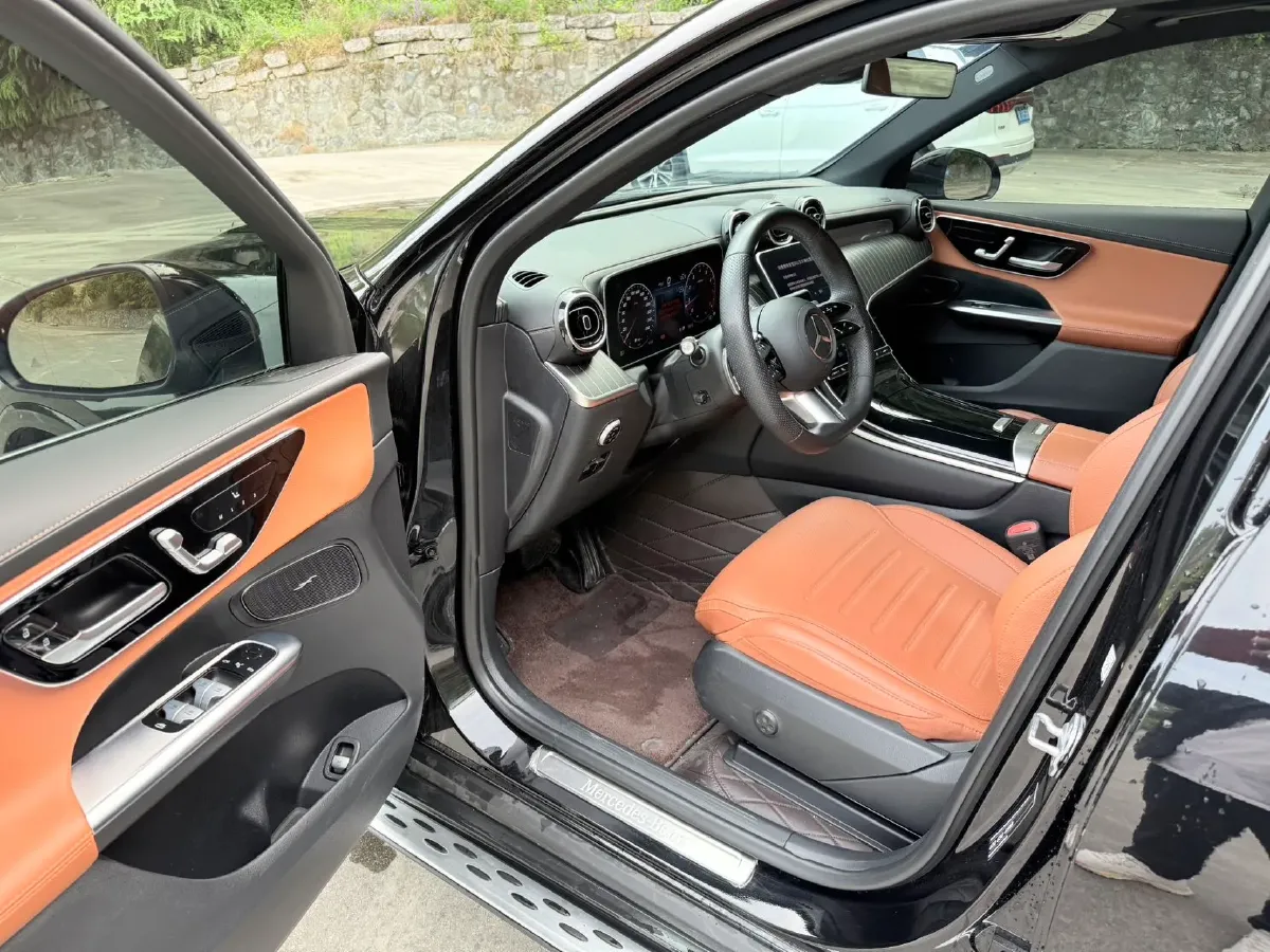 2023 Mercedes-Benz GLC Class 2.0T 258HP L4 9AT,autocango,china used car exporter,china ev exporter,chinese used car exporter,chinese used ev exporter