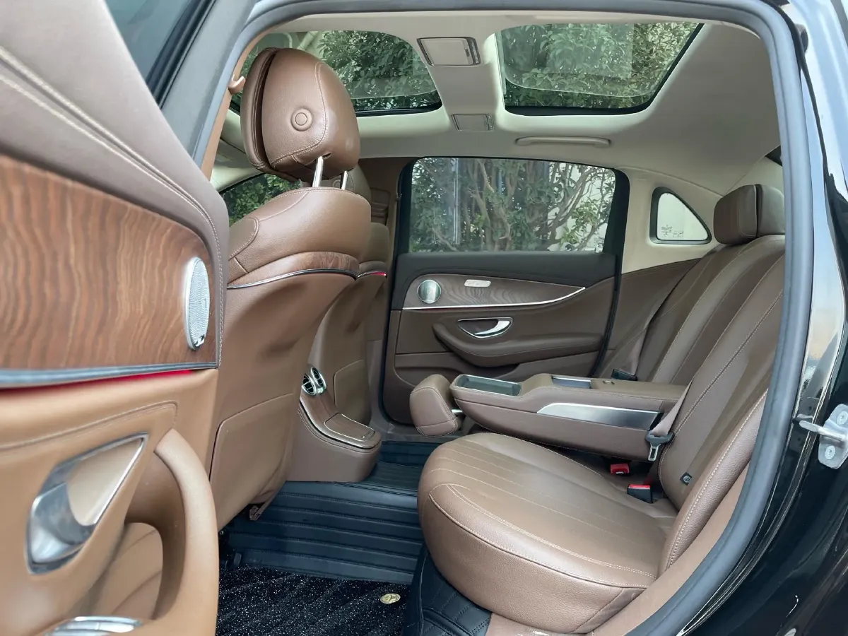 2022 Mercedes-Benz E Class 2.0T 211HP L4 9AT PHEV 25.4KWH,autocango,china used car exporter,china ev exporter,chinese used car exporter,chinese used ev exporter