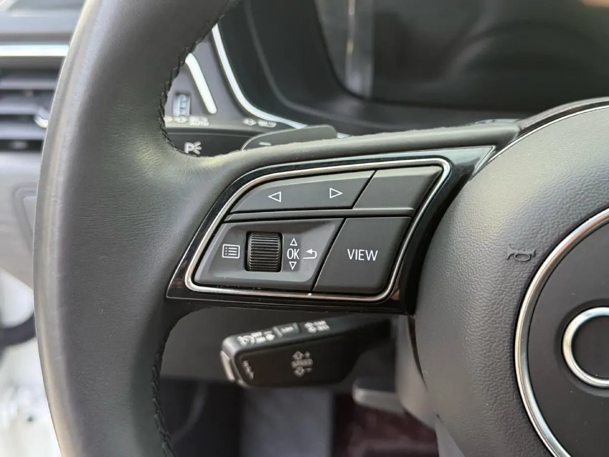 2023 Audi A4L 2.0T 190HP L4 7DCT,autocango,china used car exporter,china ev exporter,chinese used car exporter,chinese used ev exporter