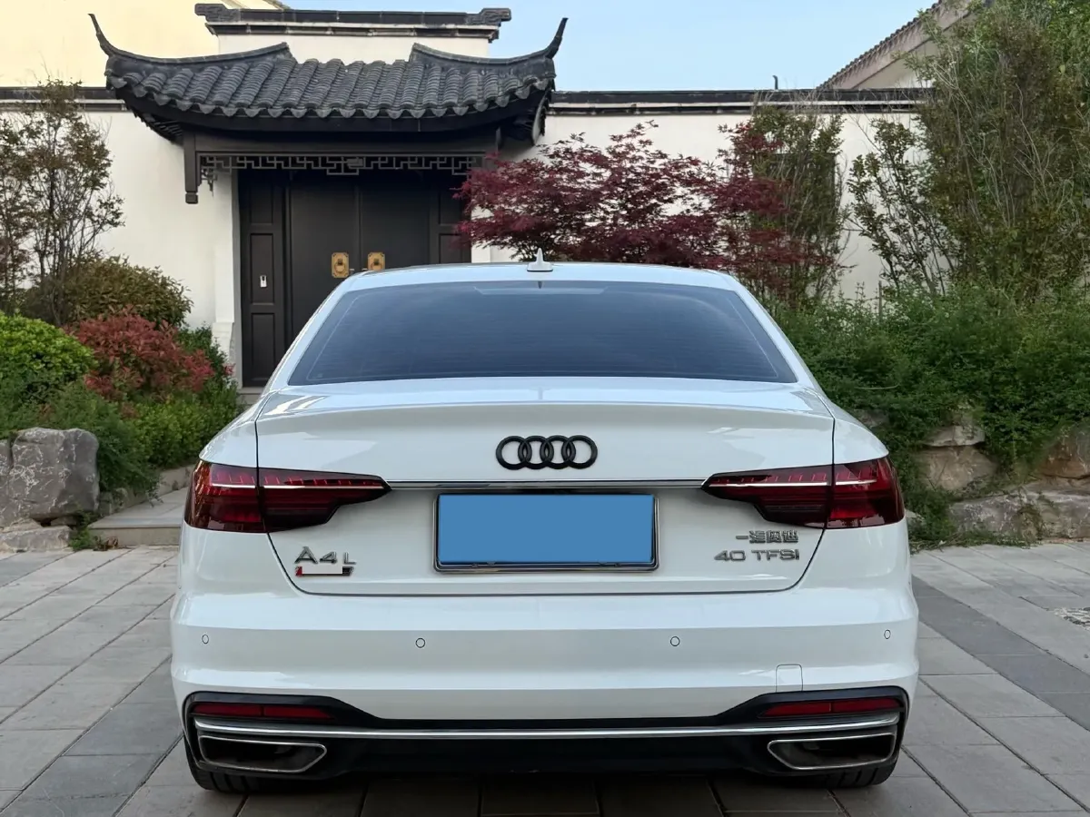 2023 Audi A4L 2.0T 190HP L4 7DCT,autocango,china used car exporter,china ev exporter,chinese used car exporter,chinese used ev exporter