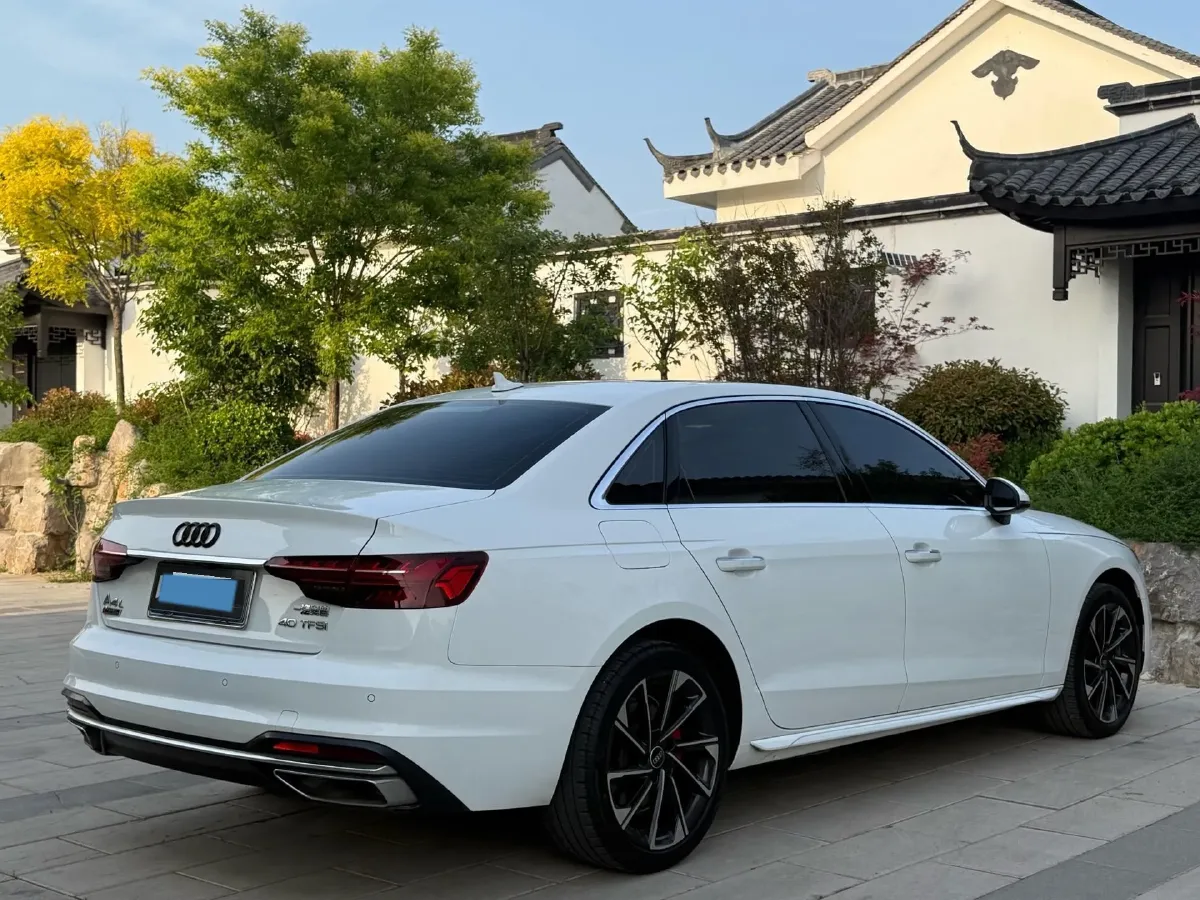 2023 Audi A4L 2.0T 190HP L4 7DCT,autocango,china used car exporter,china ev exporter,chinese used car exporter,chinese used ev exporter