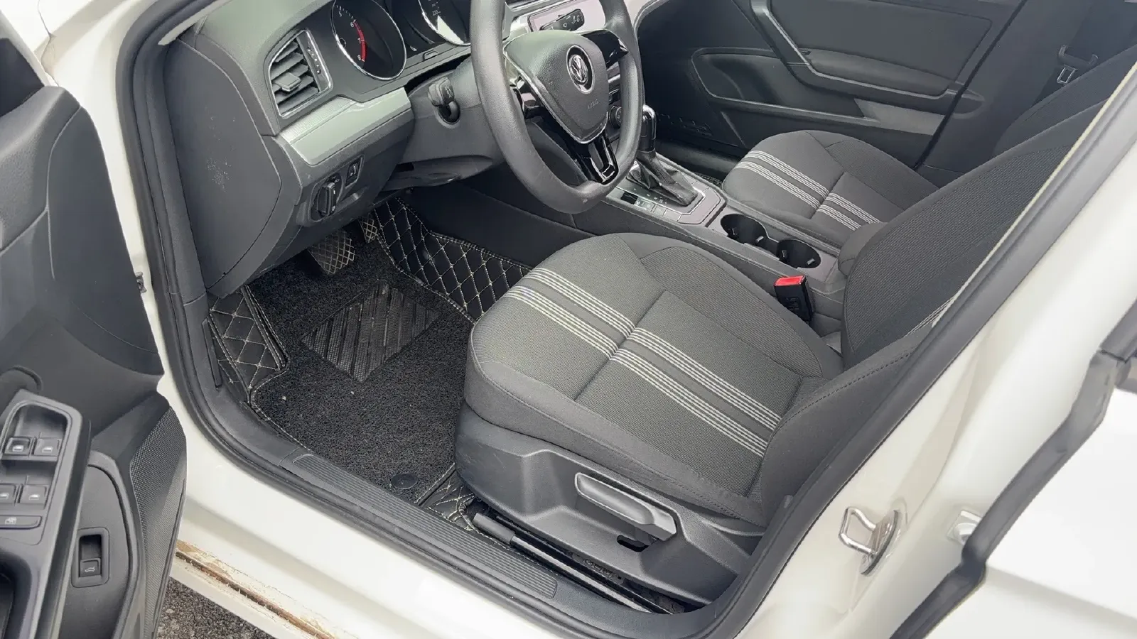 2018 Volkswagen Lamando 1.4T 131HP L4 7DCT,autocango,china used car exporter,china ev exporter,chinese used car exporter,chinese used ev exporter