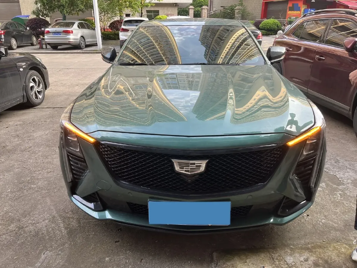 2025 Cadillac CT5 2.0T 237HP L4 10AT,autocango,china used car exporter,china ev exporter,chinese used car exporter,chinese used ev exporter