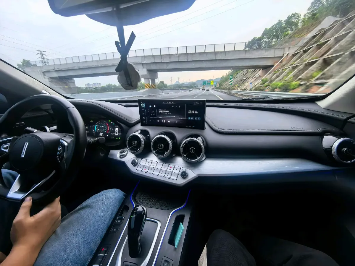 2020 WEY VV7 2.0T 227HP L4 7DCT,autocango,china used car exporter,china ev exporter,chinese used car exporter,chinese used ev exporter