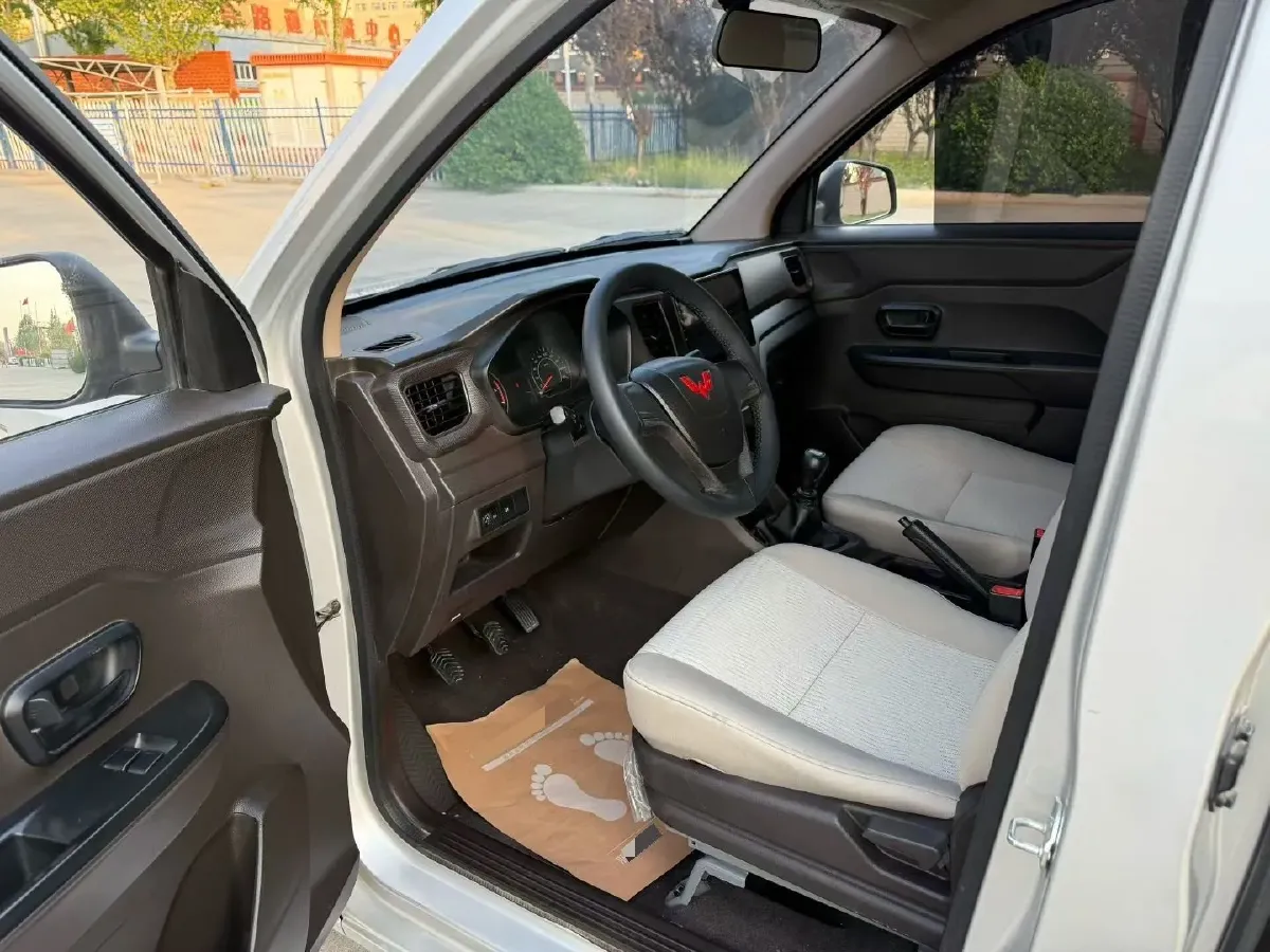 2022 JinBei Little Sea Lion X30 1.5L 102HP L4 5MT,autocango,china used car exporter,china ev exporter,chinese used car exporter,chinese used ev exporter