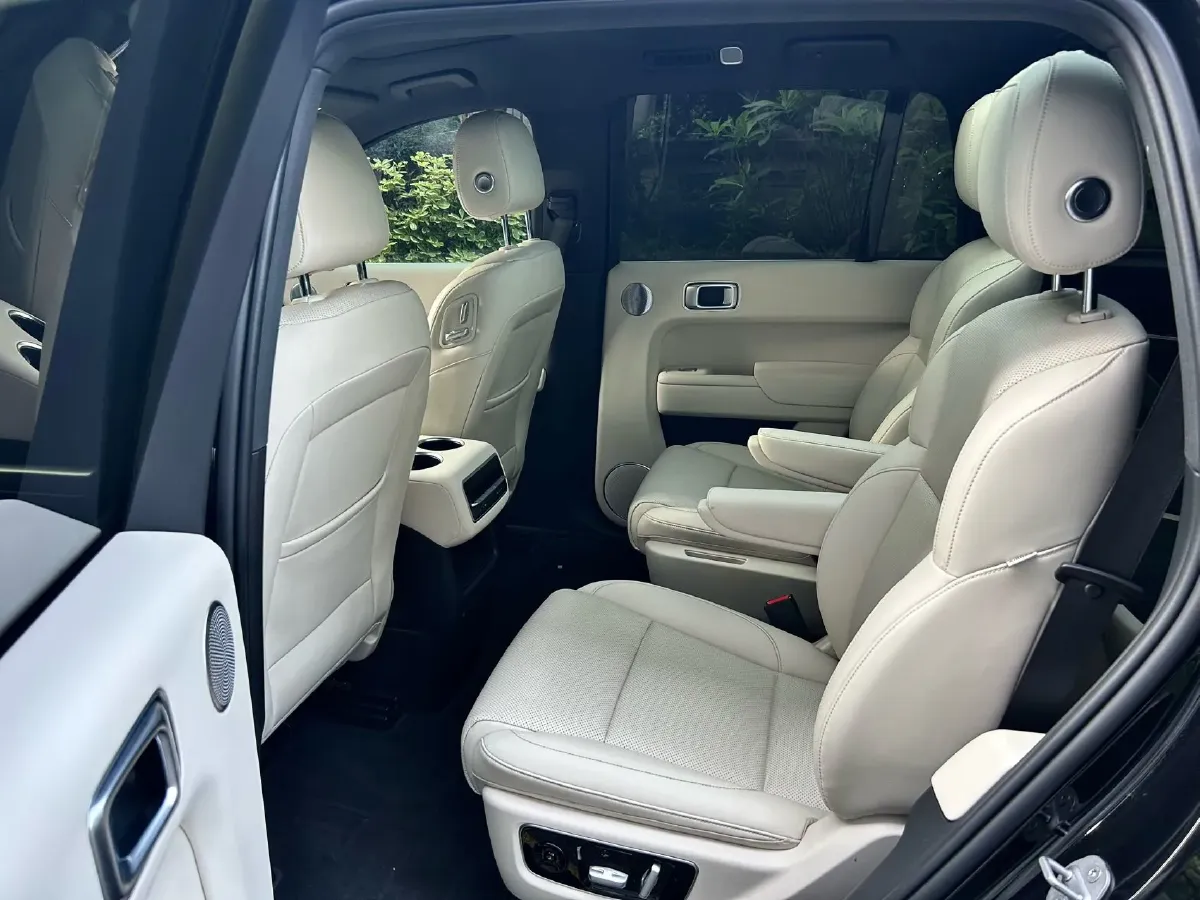 2023 Li L8 Range Extended 154HP REEV 40.9KWH,autocango,china used car exporter,china ev exporter,chinese used car exporter,chinese used ev exporter