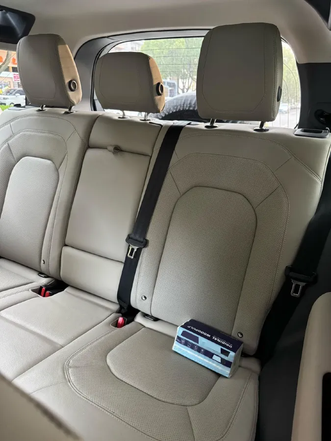 2023 Land Rover Defender 2.0T 300HP L4 8AT,autocango,china used car exporter,china ev exporter,chinese used car exporter,chinese used ev exporter