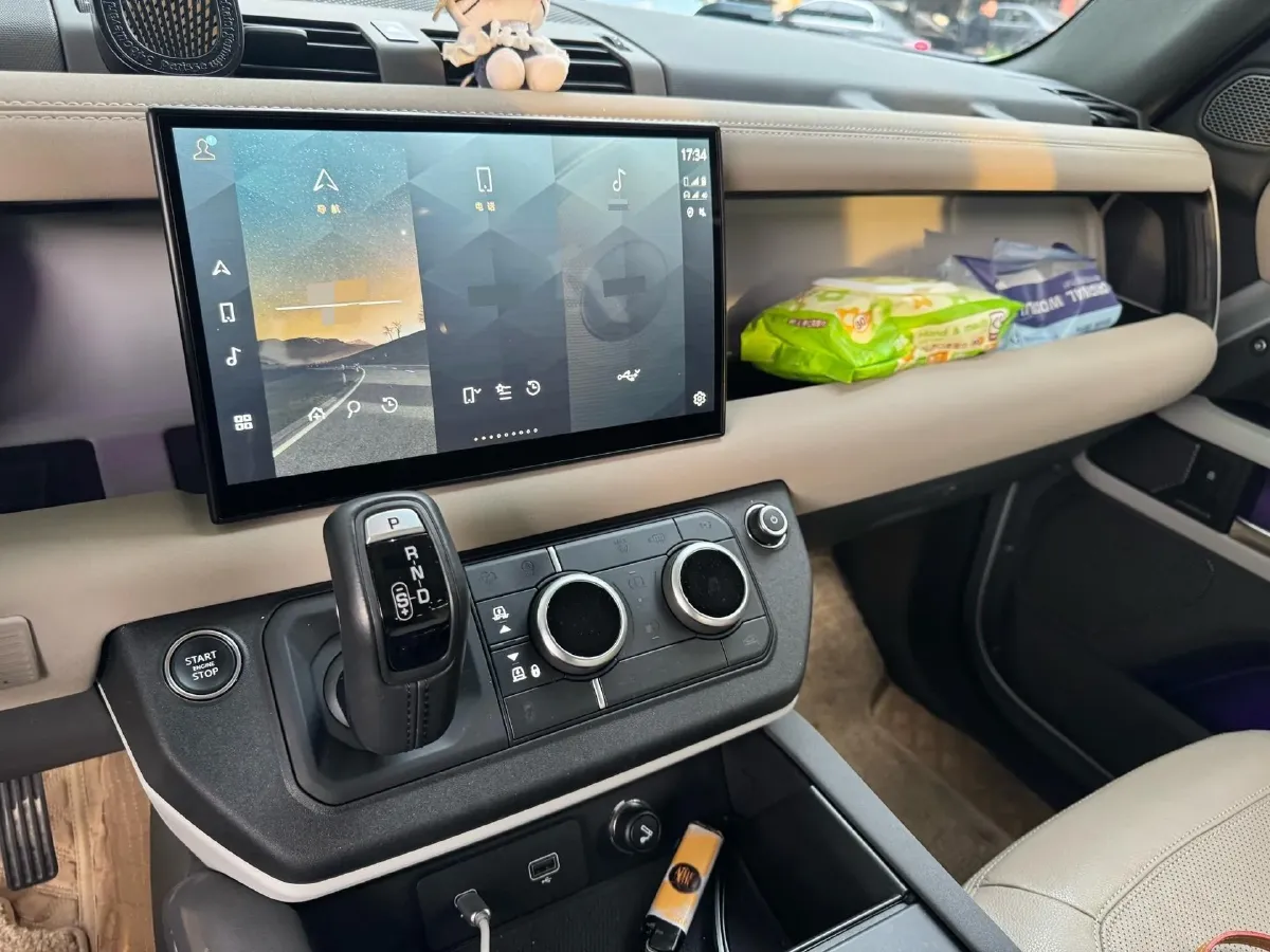 2023 Land Rover Defender 2.0T 300HP L4 8AT,autocango,china used car exporter,china ev exporter,chinese used car exporter,chinese used ev exporter