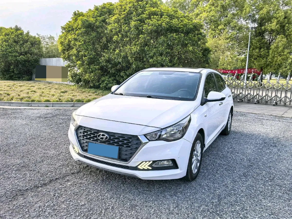2017 Hyundai Verna RV 1.4L 100HP L4 6AT,autocango,china used car exporter,china ev exporter,chinese used car exporter,chinese used ev exporter