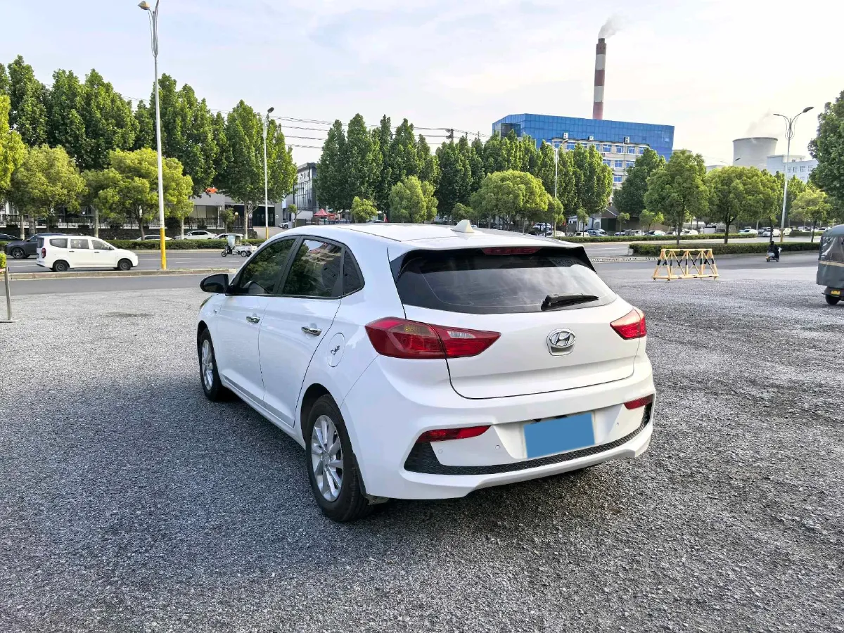 2017 Hyundai Verna RV 1.4L 100HP L4 6AT,autocango,china used car exporter,china ev exporter,chinese used car exporter,chinese used ev exporter