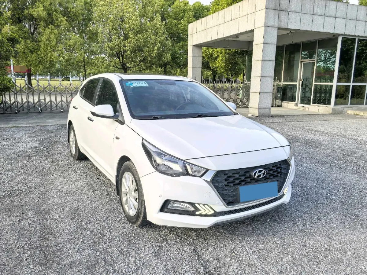 2017 Hyundai Verna RV 1.4L 100HP L4 6AT,autocango,china used car exporter,china ev exporter,chinese used car exporter,chinese used ev exporter