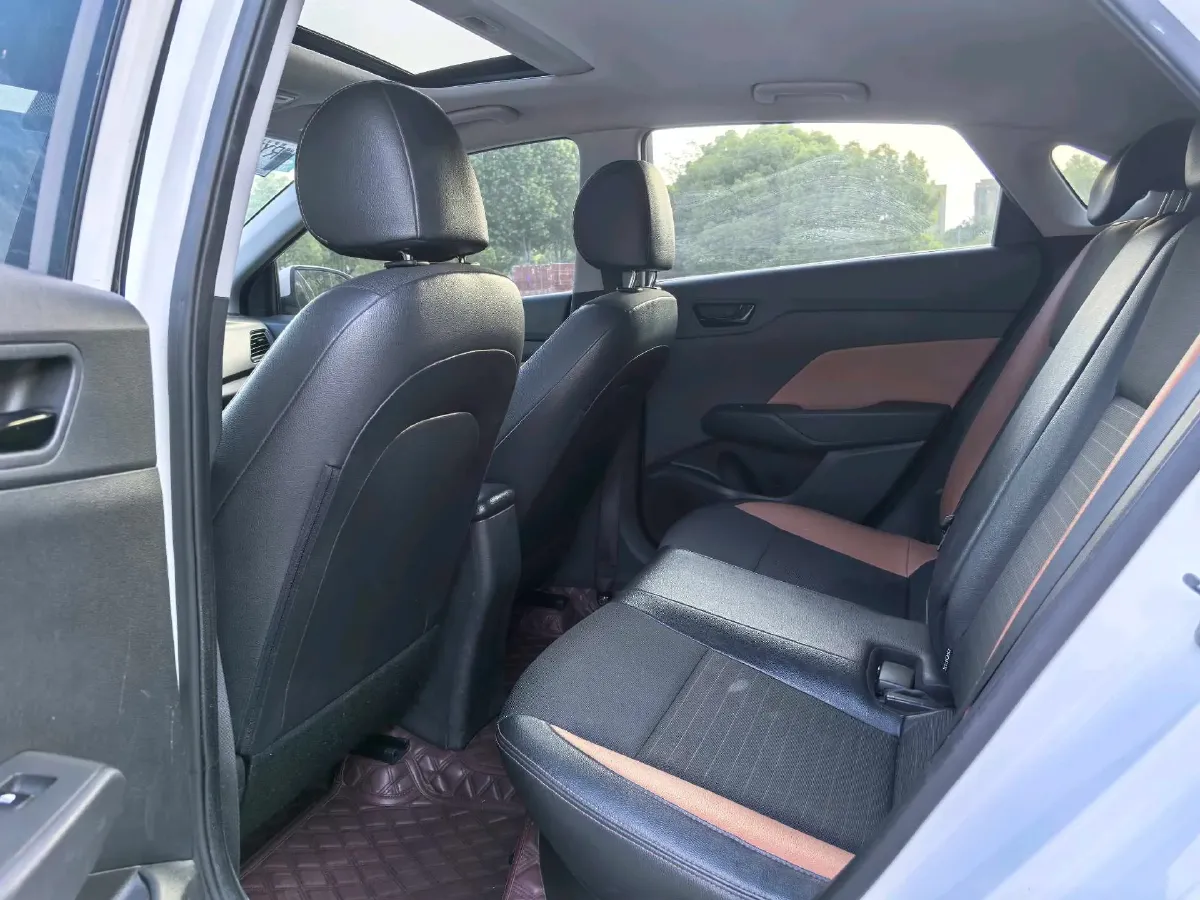 2017 Hyundai Verna RV 1.4L 100HP L4 6AT,autocango,china used car exporter,china ev exporter,chinese used car exporter,chinese used ev exporter