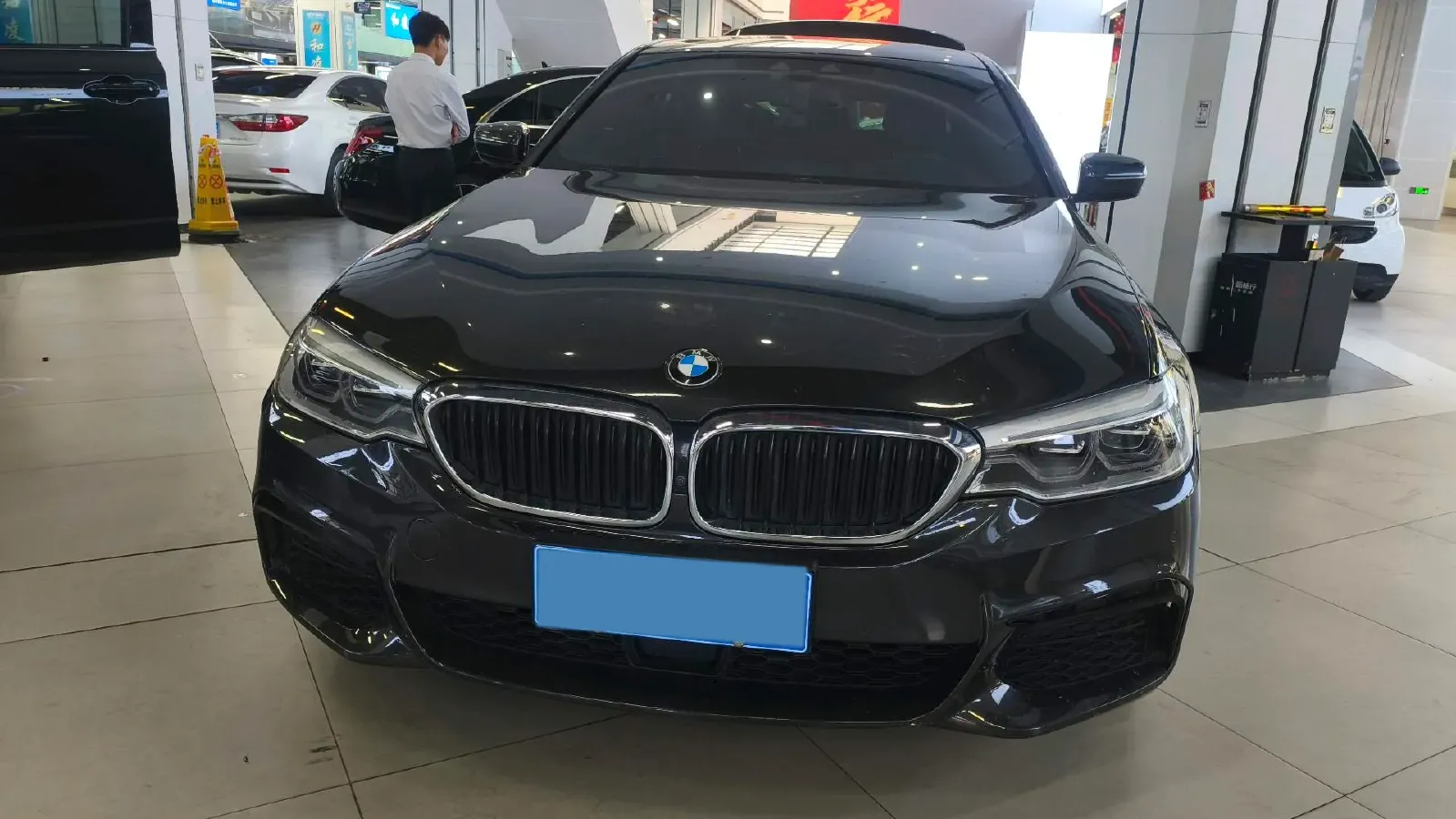 2019 BMW 5 Series 3.0T 340HP L6 8AT,autocango,china used car exporter,china ev exporter,chinese used car exporter,chinese used ev exporter