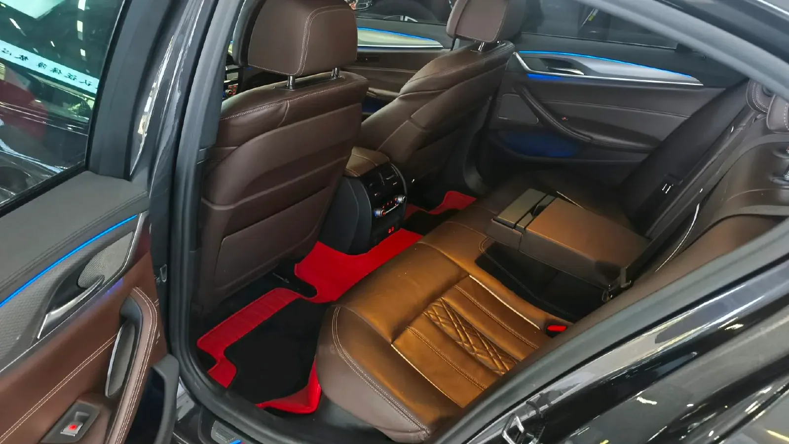 2019 BMW 5 Series 3.0T 340HP L6 8AT,autocango,china used car exporter,china ev exporter,chinese used car exporter,chinese used ev exporter