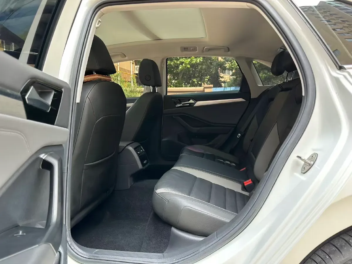 2021 Volkswagen Sagitar 1.2T 116HP L4 7DCT,autocango,china used car exporter,china ev exporter,chinese used car exporter,chinese used ev exporter