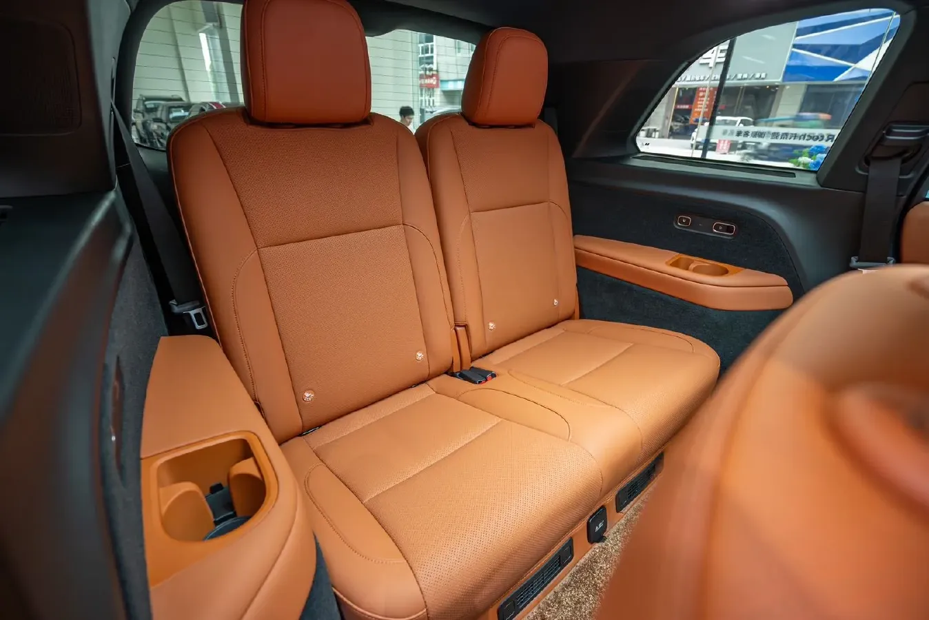 2024 Li L9 Range Extended 154HP REEV 52.3KWH,autocango,china used car exporter,china ev exporter,chinese used car exporter,chinese used ev exporter