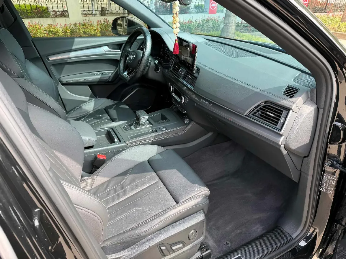 2022 Audi Q5L Sportback 2.0T 190HP L4 7DCT,autocango,china used car exporter,china ev exporter,chinese used car exporter,chinese used ev exporter