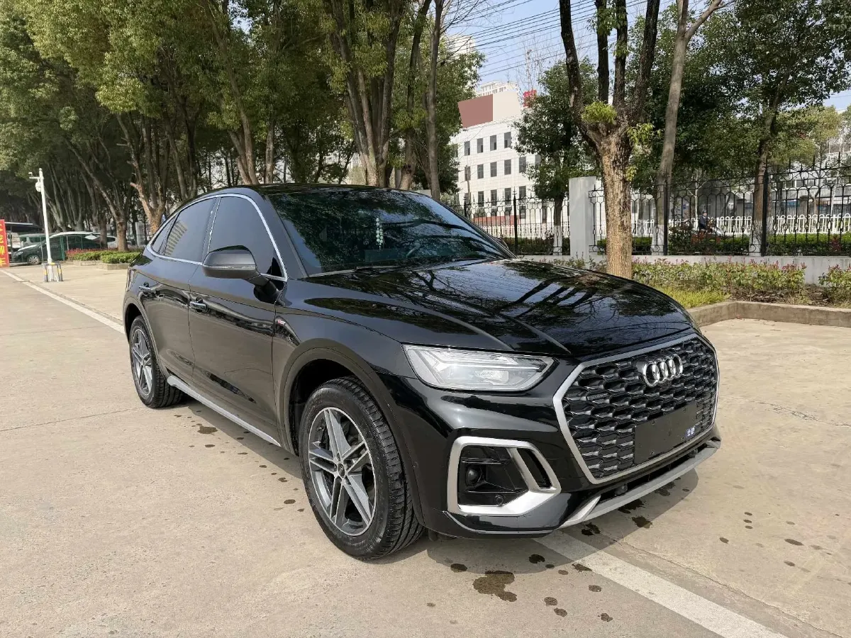 2022 Audi Q5L Sportback 2.0T 190HP L4 7DCT,autocango,china used car exporter,china ev exporter,chinese used car exporter,chinese used ev exporter