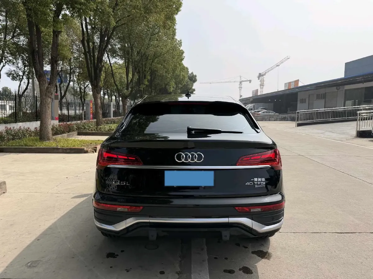 2022 Audi Q5L Sportback 2.0T 190HP L4 7DCT,autocango,china used car exporter,china ev exporter,chinese used car exporter,chinese used ev exporter