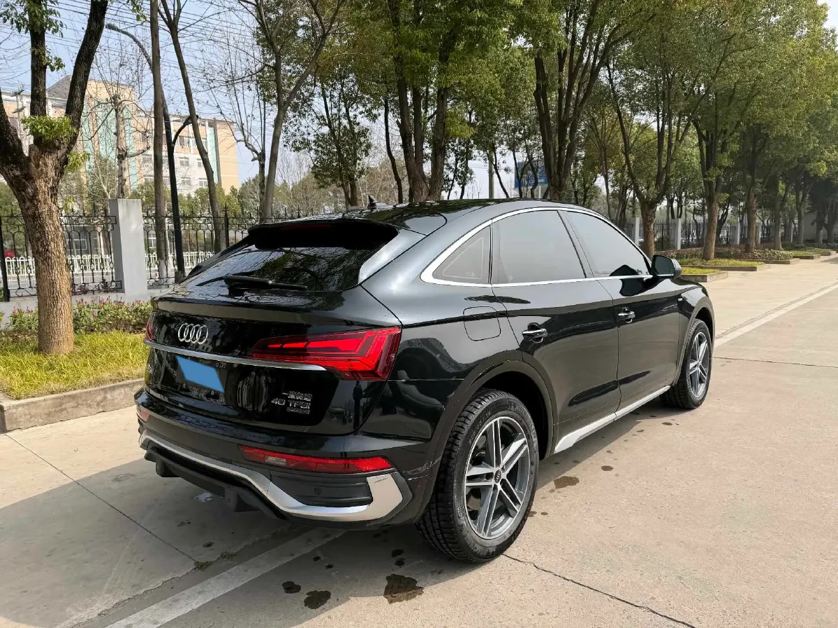 2022 Audi Q5L Sportback 2.0T 190HP L4 7DCT,autocango,china used car exporter,china ev exporter,chinese used car exporter,chinese used ev exporter