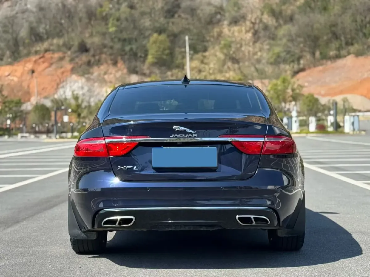 2018 Mercedes-Benz E Class 2.0T 184HP L4 9AT,autocango,china used car exporter,china ev exporter,chinese used car exporter,chinese used ev exporter