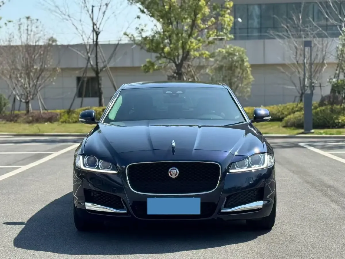 2018 Mercedes-Benz E Class 2.0T 184HP L4 9AT,autocango,china used car exporter,china ev exporter,chinese used car exporter,chinese used ev exporter