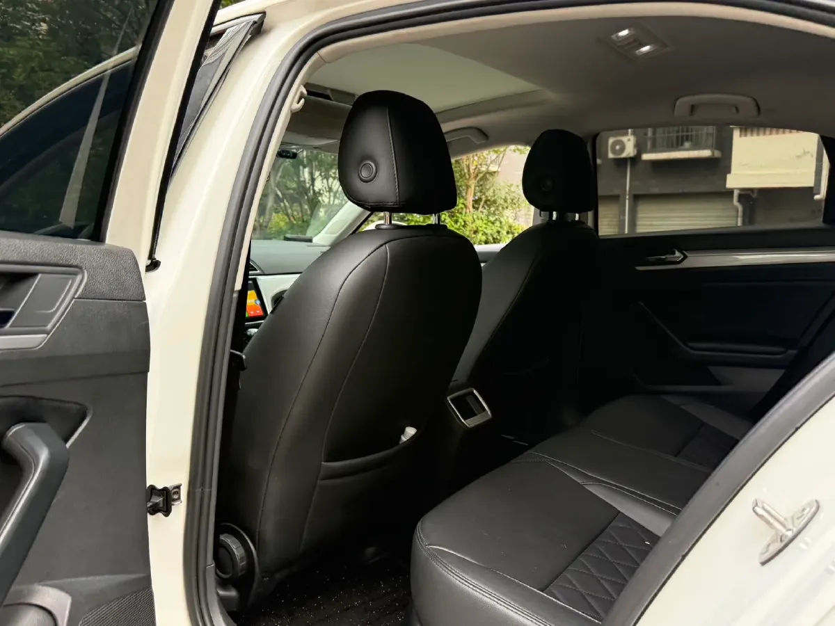 2018 Volkswagen Lamando 1.4T 131HP L4 7DCT,autocango,china used car exporter,china ev exporter,chinese used car exporter,chinese used ev exporter