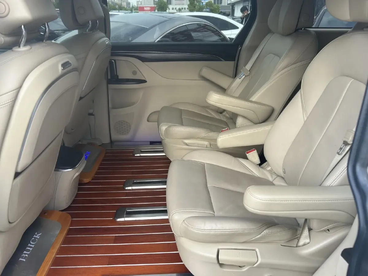 2022 Buick GL8 2.0T 237HP L4 9AT,autocango,china used car exporter,china ev exporter,chinese used car exporter,chinese used ev exporter