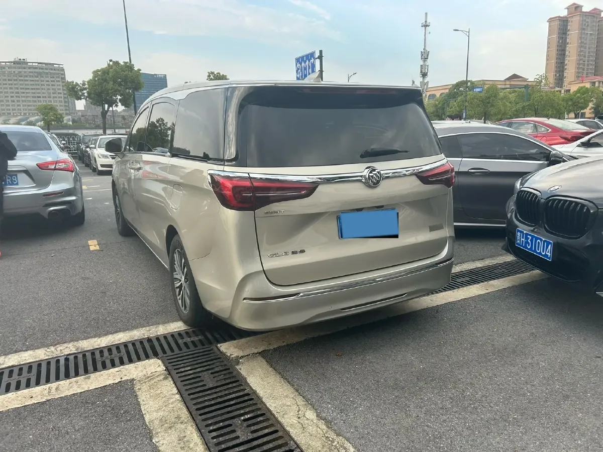 2022 Buick GL8 2.0T 237HP L4 9AT,autocango,china used car exporter,china ev exporter,chinese used car exporter,chinese used ev exporter