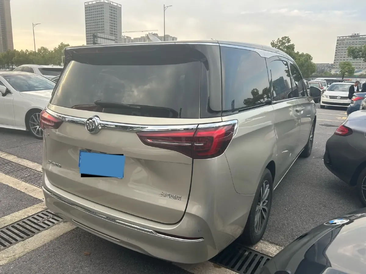 2022 Buick GL8 2.0T 237HP L4 9AT,autocango,china used car exporter,china ev exporter,chinese used car exporter,chinese used ev exporter