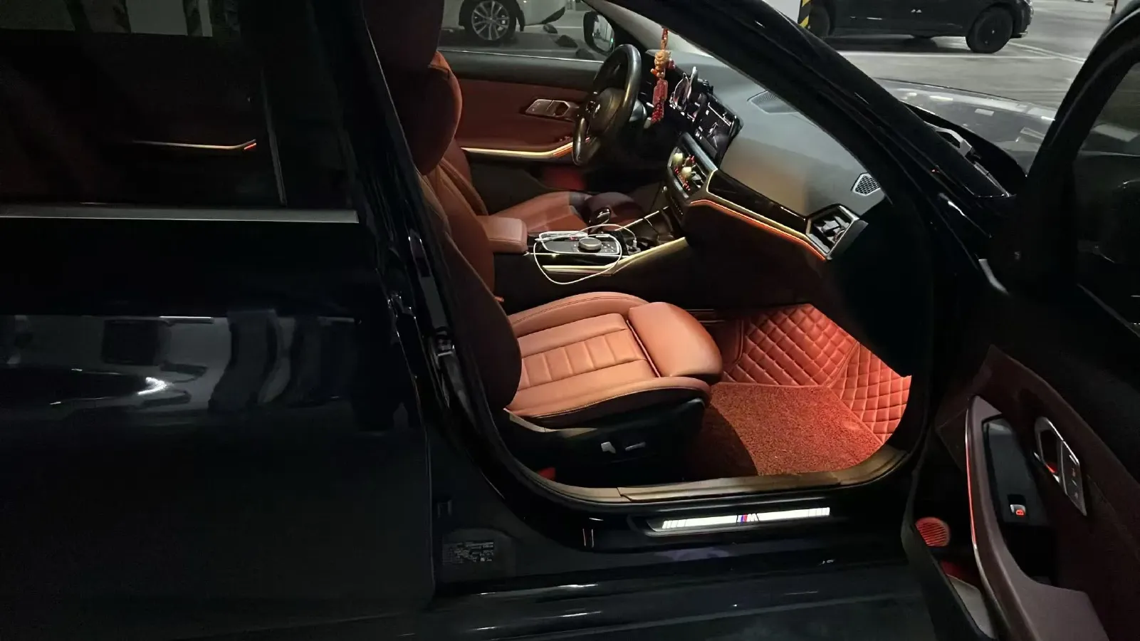 2021 BMW 3 Series 2.0T 156HP L4 8AT,autocango,china used car exporter,china ev exporter,chinese used car exporter,chinese used ev exporter