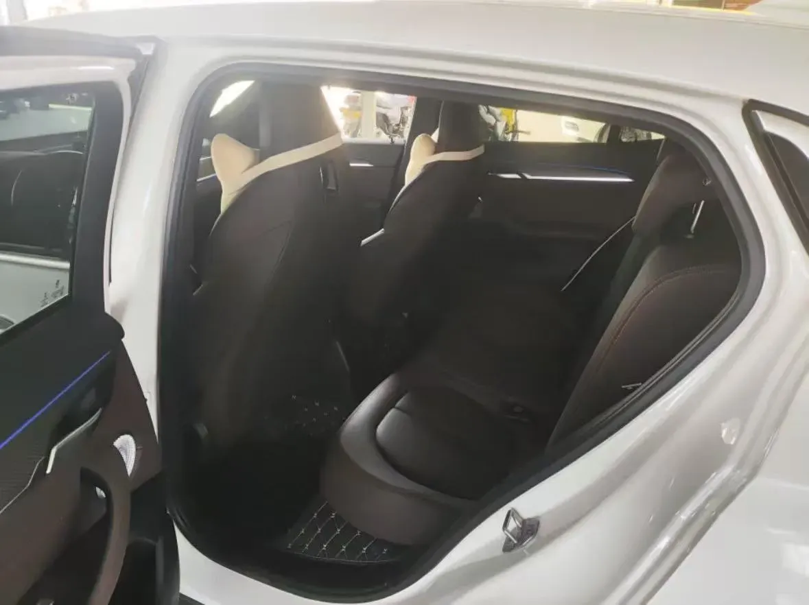 2021 BMW X2 2.0T 192HP L4 7DCT,autocango,china used car exporter,china ev exporter,chinese used car exporter,chinese used ev exporter