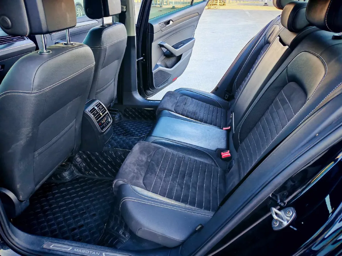 2020 Volkswagen Magotan 2.0T 186HP L4 7DCT,autocango,china used car exporter,china ev exporter,chinese used car exporter,chinese used ev exporter