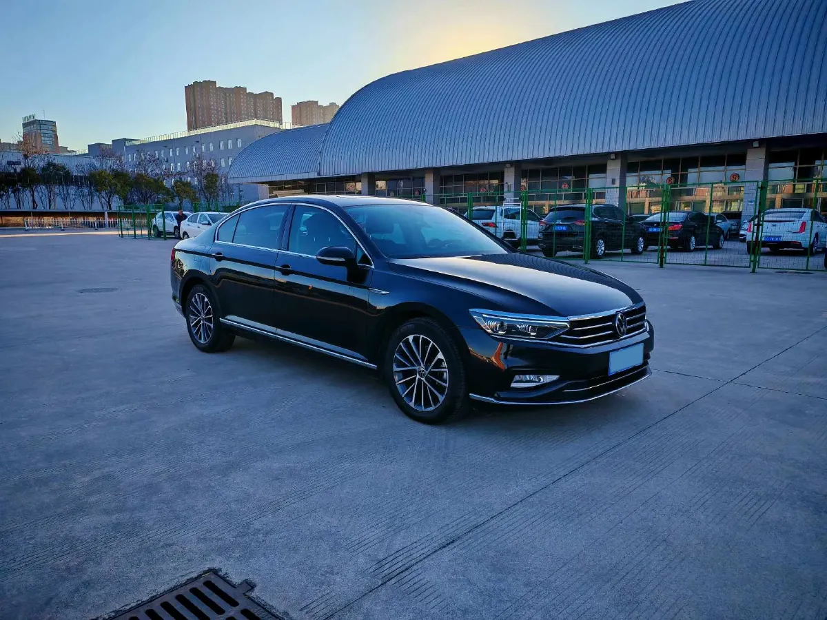 2020 Volkswagen Magotan 2.0T 186HP L4 7DCT,autocango,china used car exporter,china ev exporter,chinese used car exporter,chinese used ev exporter