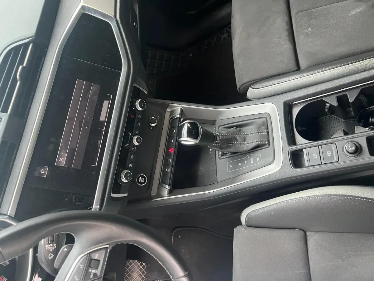 2023 Audi Q3 1.4T 150HP L4 7DCT,autocango,china used car exporter,china ev exporter,chinese used car exporter,chinese used ev exporter