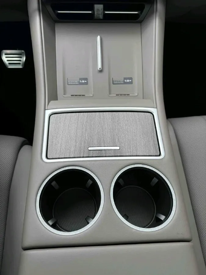 2025 Luxeed R7 REEV 156HP REEV 37KWH,autocango,china used car exporter,china ev exporter,chinese used car exporter,chinese used ev exporter