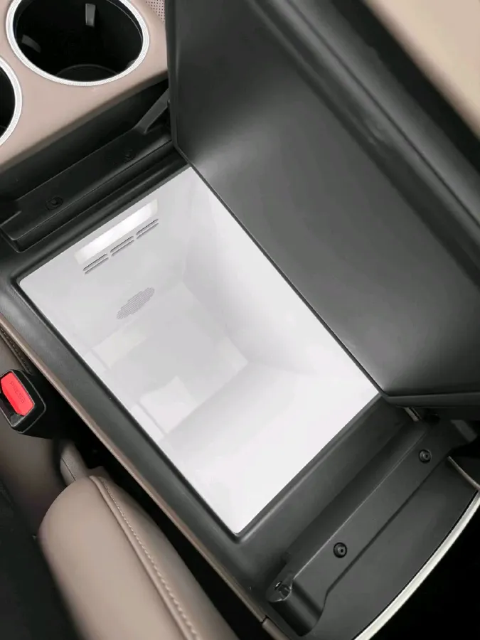 2025 Luxeed R7 REEV 156HP REEV 37KWH,autocango,china used car exporter,china ev exporter,chinese used car exporter,chinese used ev exporter