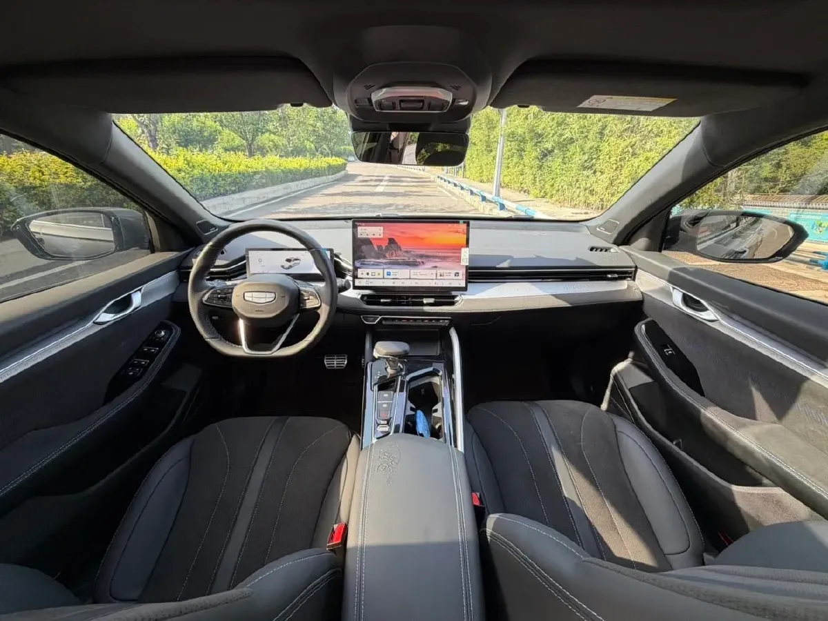 2025 Geely Preface 2.0T 238HP L4 8AT,autocango,china used car exporter,china ev exporter,chinese used car exporter,chinese used ev exporter