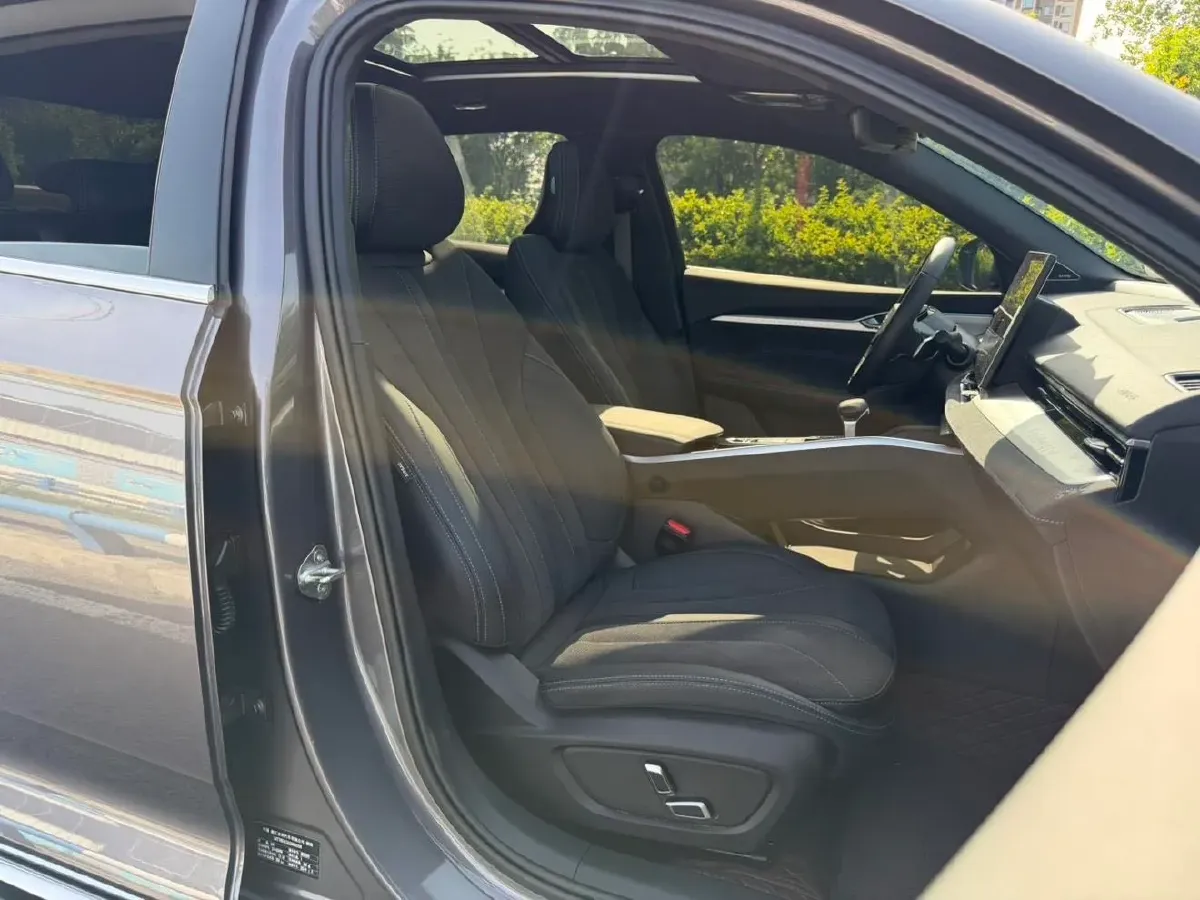 2025 Geely Preface 2.0T 238HP L4 8AT,autocango,china used car exporter,china ev exporter,chinese used car exporter,chinese used ev exporter