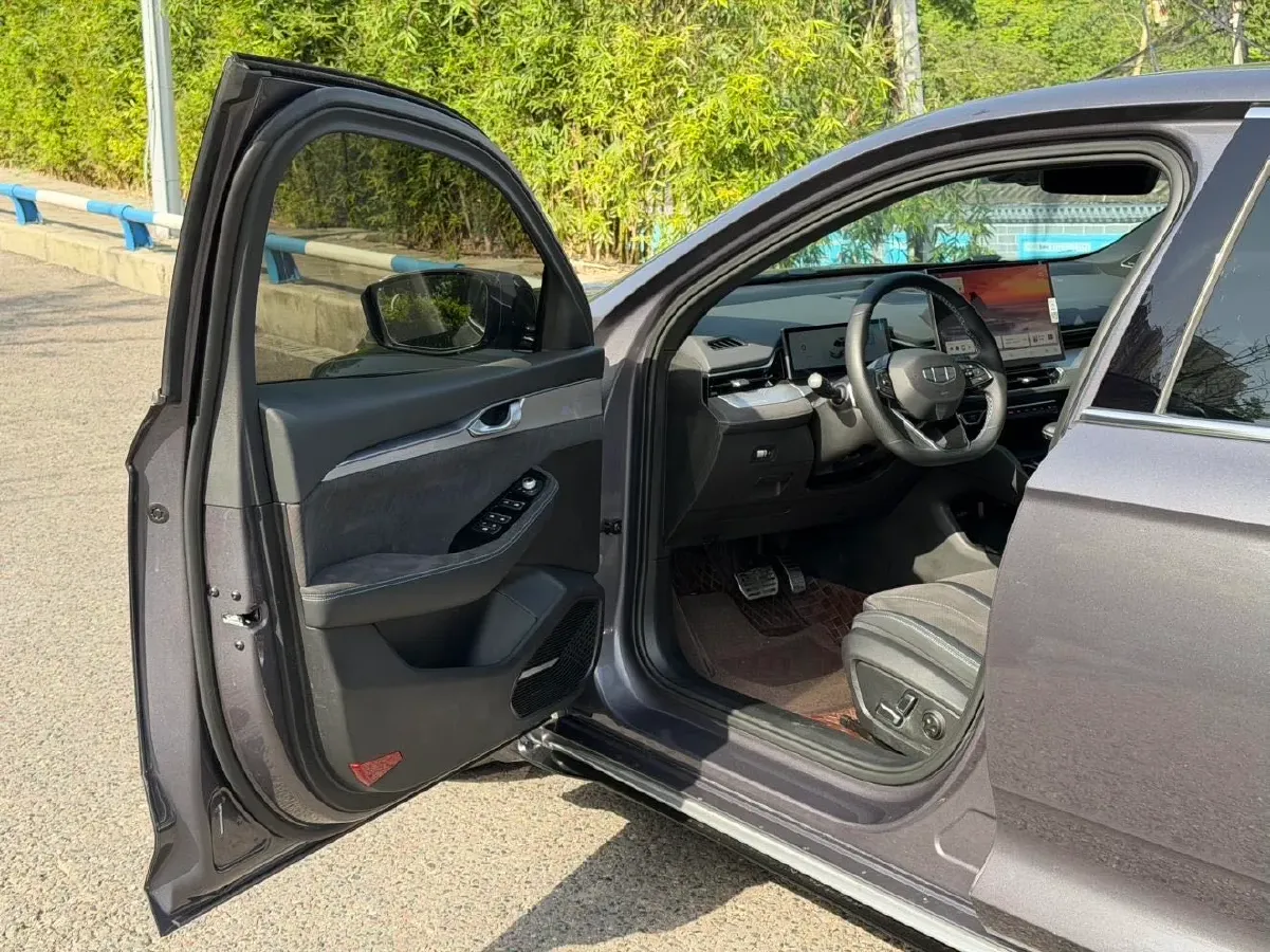 2025 Geely Preface 2.0T 238HP L4 8AT,autocango,china used car exporter,china ev exporter,chinese used car exporter,chinese used ev exporter