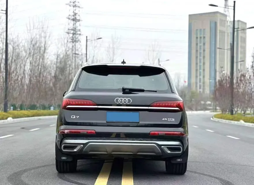 2020 Audi Q7 2.0T 245HP L4 8AT,autocango,china used car exporter,china ev exporter,chinese used car exporter,chinese used ev exporter